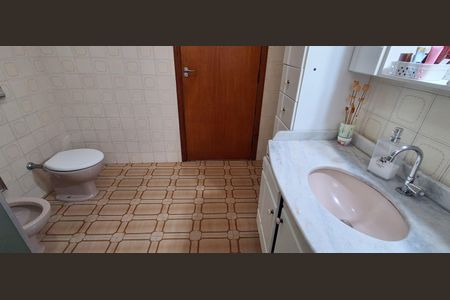 Casa à venda com 450m², 3 quartos e 8 vagasBanheiro