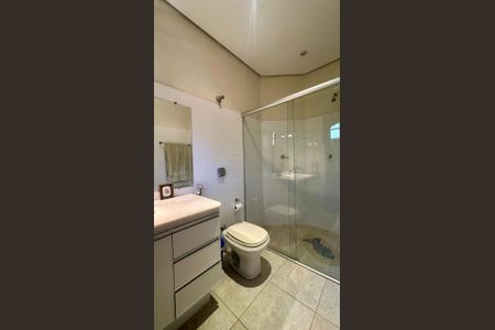 Casa de condomínio à venda com 405m², 6 quartos e 6 vagasBanheiro