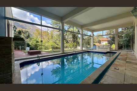 Casa de condomínio à venda com 405m², 6 quartos e 6 vagasPiscina