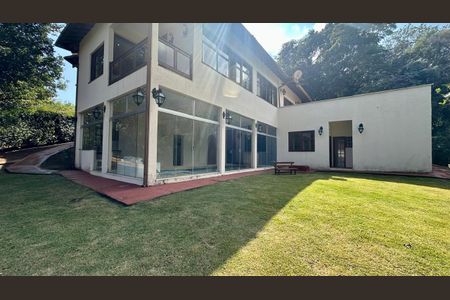 Casa de condomínio à venda com 405m², 6 quartos e 6 vagasQuintal