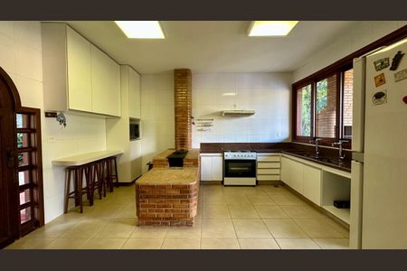 Casa de condomínio à venda com 405m², 6 quartos e 6 vagasCozinha