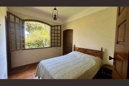 Casa de condomínio à venda com 405m², 6 quartos e 6 vagasQuarto