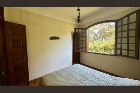 Casa de condomínio à venda com 405m², 6 quartos e 6 vagasQuarto