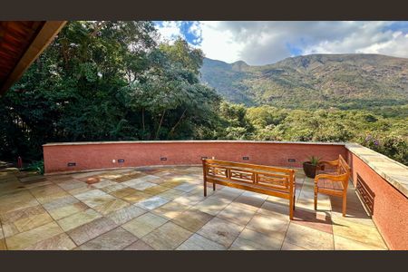 Casa de condomínio à venda com 405m², 6 quartos e 6 vagasMirante