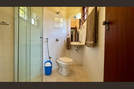 Casa de condomínio à venda com 405m², 6 quartos e 6 vagasBanheiro