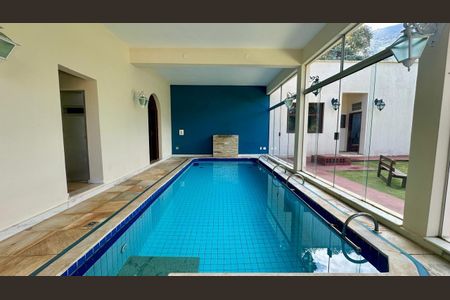Casa de condomínio à venda com 405m², 6 quartos e 6 vagasPiscina
