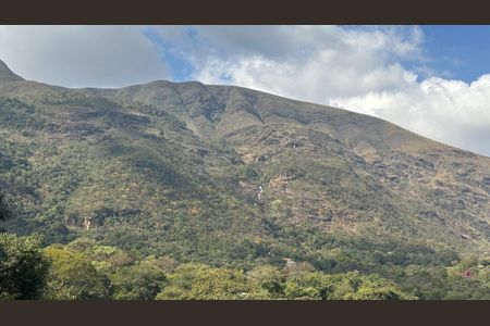 Casa de condomínio à venda com 405m², 6 quartos e 6 vagasVista