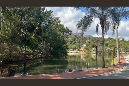 Casa de condomínio à venda com 405m², 6 quartos e 6 vagasLagoa do condomínio