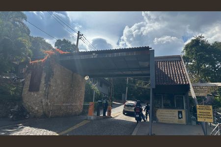 Casa de condomínio à venda com 405m², 6 quartos e 6 vagasEntrada do condomínio