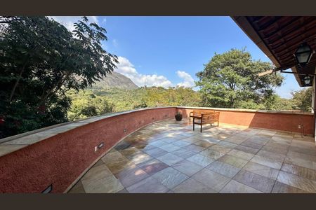 Casa de condomínio à venda com 405m², 6 quartos e 6 vagasMirante