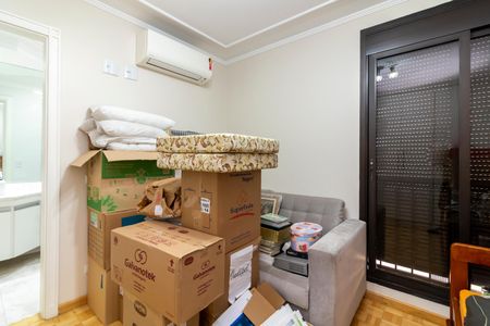Apartamento à venda com 273m², 4 quartos e 4 vagas Apartamento à venda com 273m², 4 quartos e 4 vagasSuíte 4