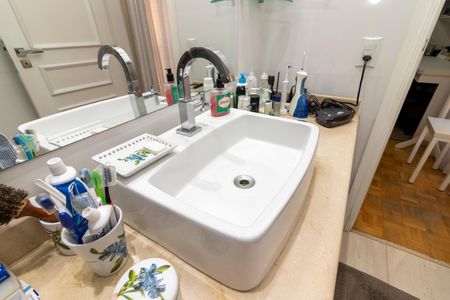 Apartamento à venda com 273m², 4 quartos e 4 vagas Apartamento à venda com 273m², 4 quartos e 4 vagasBanheiro da Suíte 2