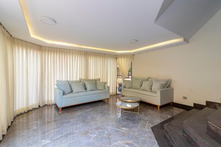 Apartamento à venda com 273m², 4 quartos e 4 vagas Apartamento à venda com 273m², 4 quartos e 4 vagasÁrea comum - Salão de festas