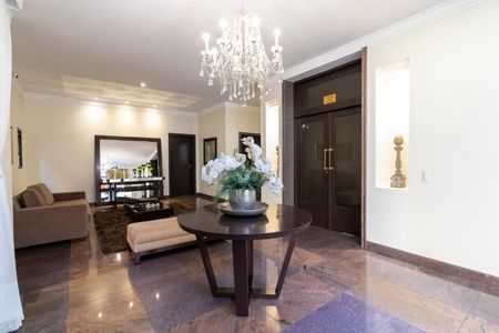 Apartamento à venda com 273m², 4 quartos e 4 vagas Apartamento à venda com 273m², 4 quartos e 4 vagasHall Social