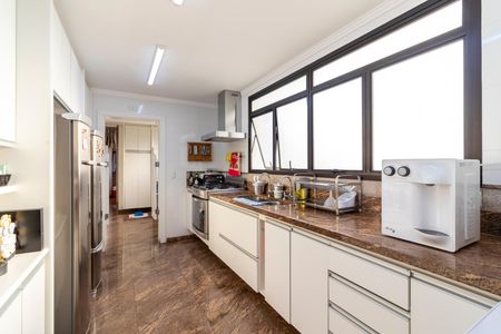 Apartamento à venda com 273m², 4 quartos e 4 vagas Apartamento à venda com 273m², 4 quartos e 4 vagasCozinha