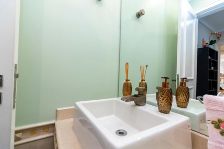 Apartamento à venda com 273m², 4 quartos e 4 vagas Apartamento à venda com 273m², 4 quartos e 4 vagasLavabo