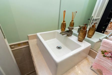 Apartamento à venda com 273m², 4 quartos e 4 vagas Apartamento à venda com 273m², 4 quartos e 4 vagasLavabo