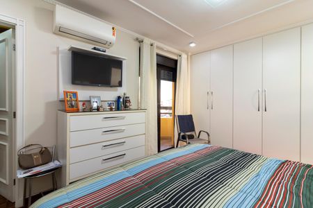 Apartamento à venda com 273m², 4 quartos e 4 vagas Apartamento à venda com 273m², 4 quartos e 4 vagasSuíte 1