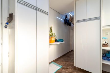 Apartamento à venda com 273m², 4 quartos e 4 vagas Apartamento à venda com 273m², 4 quartos e 4 vagasÁrea de Serviço