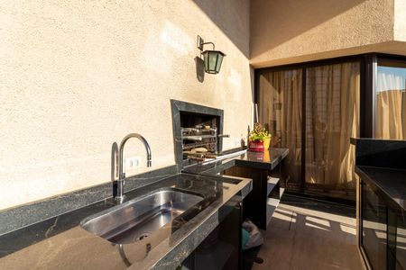 Apartamento à venda com 273m², 4 quartos e 4 vagas Apartamento à venda com 273m², 4 quartos e 4 vagasVaranda Gourmet