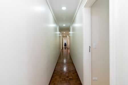 Apartamento à venda com 273m², 4 quartos e 4 vagas Apartamento à venda com 273m², 4 quartos e 4 vagasCorredor dos Quartos