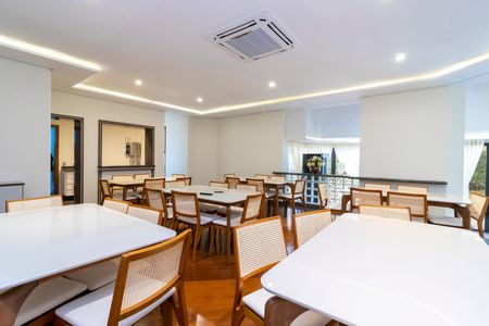 Apartamento à venda com 273m², 4 quartos e 4 vagas Apartamento à venda com 273m², 4 quartos e 4 vagasÁrea comum - Salão de festas