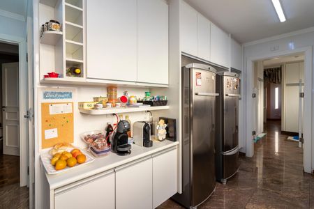 Apartamento à venda com 273m², 4 quartos e 4 vagas Apartamento à venda com 273m², 4 quartos e 4 vagasCozinha