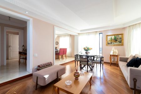Apartamento à venda com 273m², 4 quartos e 4 vagas Apartamento à venda com 273m², 4 quartos e 4 vagasSala de Estar