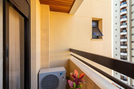 Apartamento à venda com 273m², 4 quartos e 4 vagas Apartamento à venda com 273m², 4 quartos e 4 vagasVaranda da Suíte 1