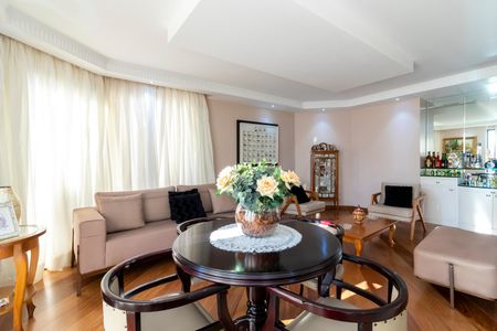 Apartamento à venda com 273m², 4 quartos e 4 vagas Apartamento à venda com 273m², 4 quartos e 4 vagasSala de Estar