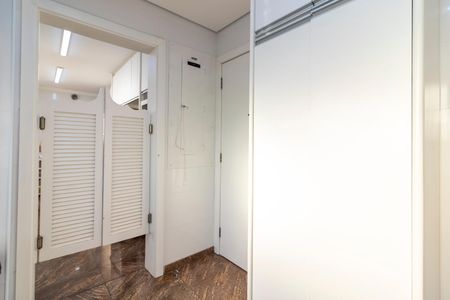 Apartamento à venda com 273m², 4 quartos e 4 vagas Apartamento à venda com 273m², 4 quartos e 4 vagasÁrea de Serviço