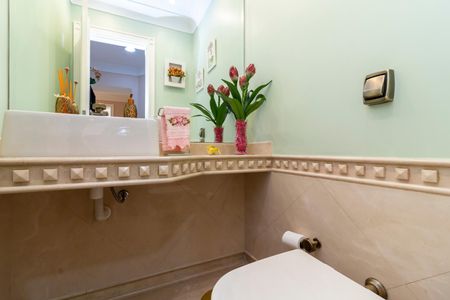 Apartamento à venda com 273m², 4 quartos e 4 vagas Apartamento à venda com 273m², 4 quartos e 4 vagasLavabo