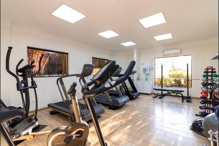 Apartamento à venda com 273m², 4 quartos e 4 vagas Apartamento à venda com 273m², 4 quartos e 4 vagasÁrea comum - Academia