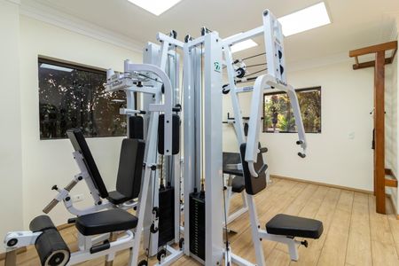 Apartamento à venda com 273m², 4 quartos e 4 vagas Apartamento à venda com 273m², 4 quartos e 4 vagasÁrea comum - Academia