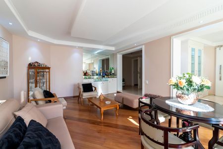 Apartamento à venda com 273m², 4 quartos e 4 vagas Apartamento à venda com 273m², 4 quartos e 4 vagasSala de Estar