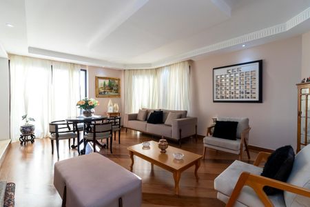 Apartamento à venda com 273m², 4 quartos e 4 vagas Apartamento à venda com 273m², 4 quartos e 4 vagasSala de Estar
