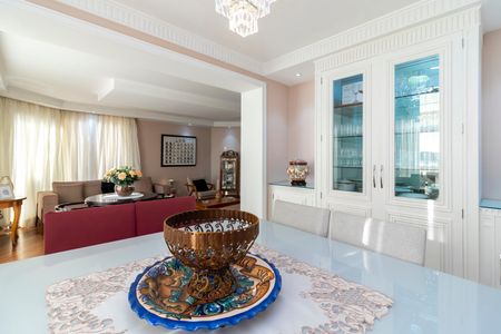 Apartamento à venda com 273m², 4 quartos e 4 vagas Apartamento à venda com 273m², 4 quartos e 4 vagasSala de Jantar