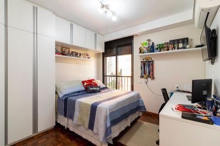Apartamento à venda com 273m², 4 quartos e 4 vagas Apartamento à venda com 273m², 4 quartos e 4 vagasSuíte 3