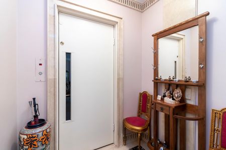 Apartamento à venda com 273m², 4 quartos e 4 vagas Apartamento à venda com 273m², 4 quartos e 4 vagasHall do Elevador