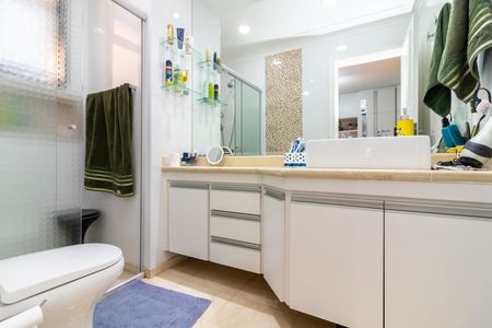 Apartamento à venda com 273m², 4 quartos e 4 vagas Apartamento à venda com 273m², 4 quartos e 4 vagasBanheiro da Suíte 3