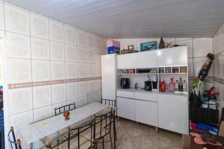 Casa à venda com 140m², 4 quartos e 2 vagas Casa à venda com 140m², 4 quartos e 2 vagasCozinha