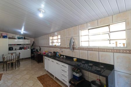 Casa à venda com 140m², 4 quartos e 2 vagas Casa à venda com 140m², 4 quartos e 2 vagasCozinha