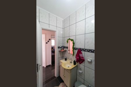 Casa à venda com 140m², 4 quartos e 2 vagas Casa à venda com 140m², 4 quartos e 2 vagasBanheiro Social