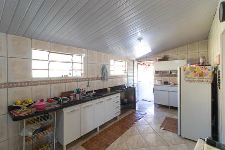 Casa à venda com 140m², 4 quartos e 2 vagas Casa à venda com 140m², 4 quartos e 2 vagasCozinha