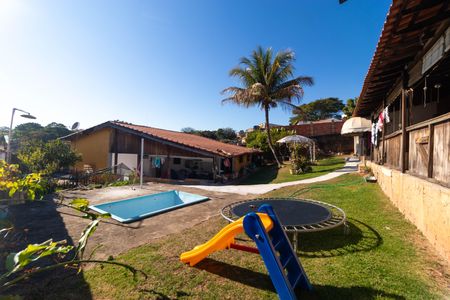 Casa à venda com 140m², 4 quartos e 2 vagas Casa à venda com 140m², 4 quartos e 2 vagasÁrea comum