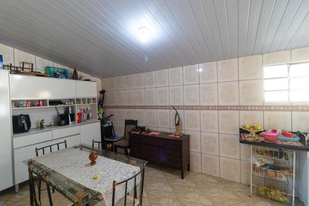 Casa à venda com 140m², 4 quartos e 2 vagas Casa à venda com 140m², 4 quartos e 2 vagasCozinha