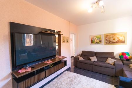 Casa à venda com 140m², 4 quartos e 2 vagas Casa à venda com 140m², 4 quartos e 2 vagasSala