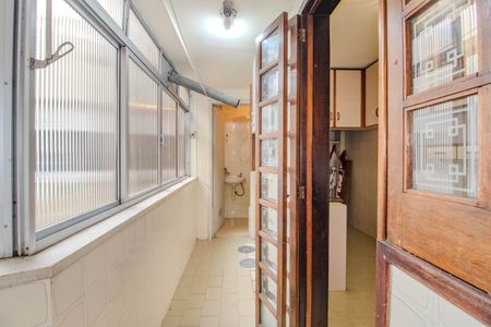 Apartamento à venda com 77m², 2 quartos e sem vagaCozinha e Área de Serviço