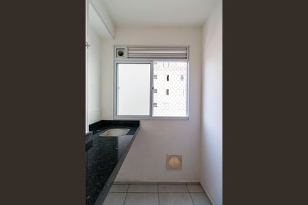 Apartamento para alugar com 43m², 2 quartos e sem vaga Apartamento para alugar com 43m², 2 quartos e sem vagaCozinha e Área de Serviço