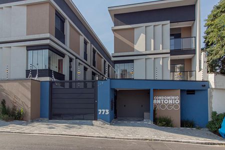 Casa de condomínio à venda com 90m², 2 quartos e 1 vaga Casa de condomínio à venda com 90m², 2 quartos e 1 vagaFachada